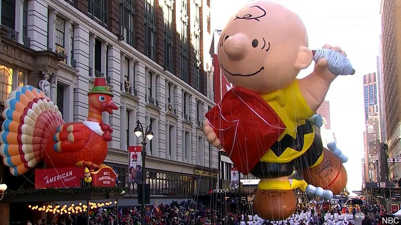 11-20-19 Charlie Brown in Macy's Thanksgiving Day Parade.jpg